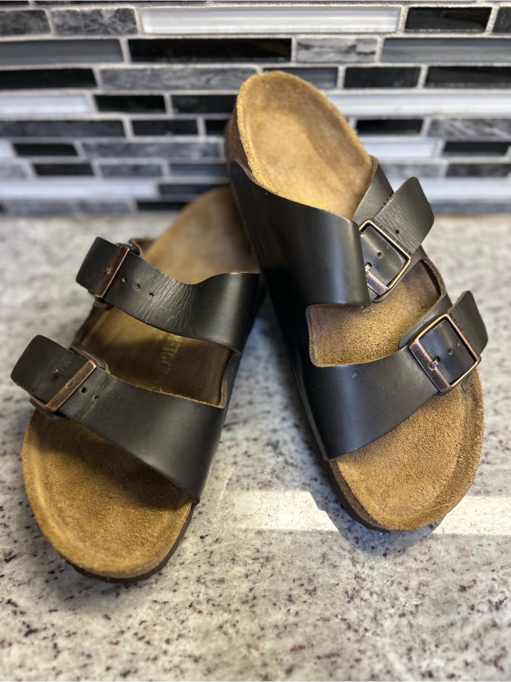 Birkenstock Arizona Leather Slide Sandals in Dark Brown size 9 (40)